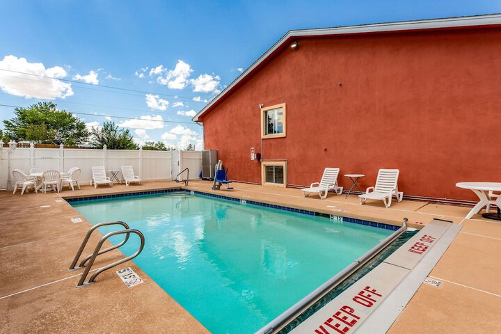 Pool 4 of 35