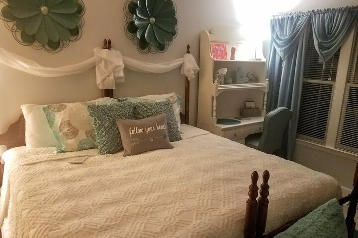 Room 9 of 23