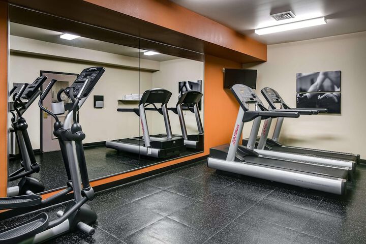 Country Inn & Suites by Radisson Middleton - Madison West