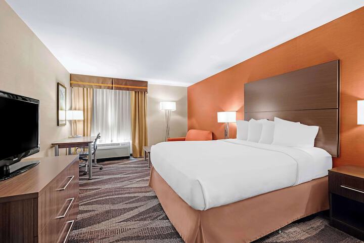 Room 16 of 32