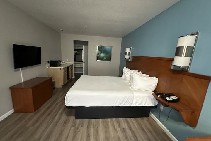 Room 9 of 22