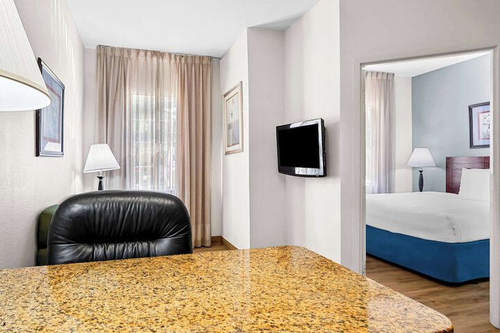 Room 36 of 47