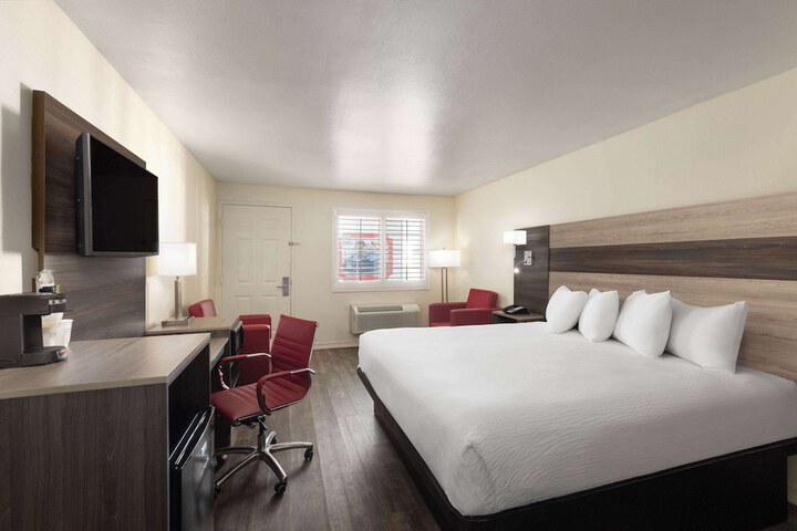 Room 26 of 57