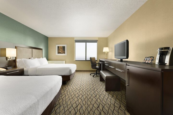 Holiday Inn & Suites Duluth Downtown by IHG
