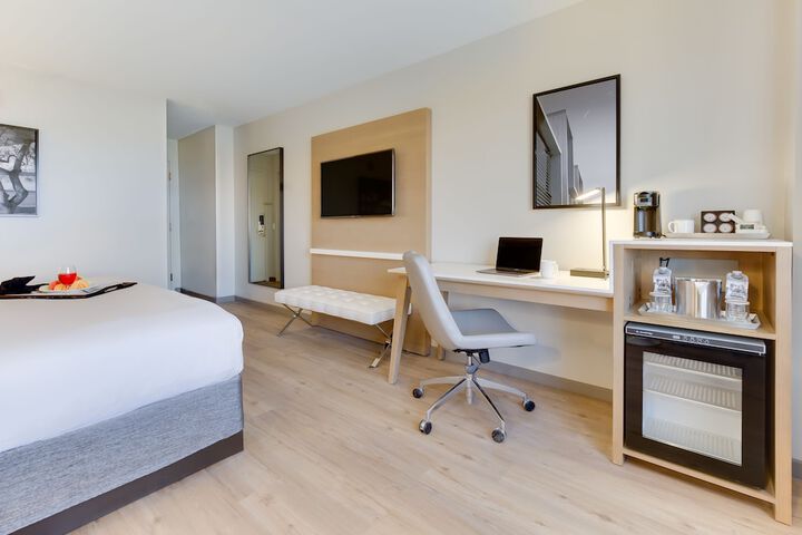 Room 16 of 32