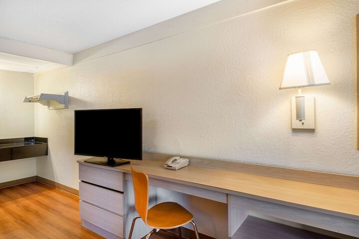 Room 17 of 30