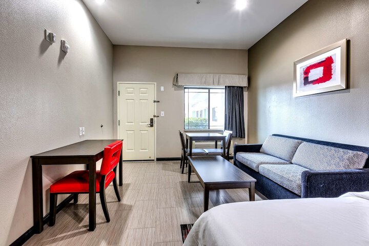 Room 22 of 39