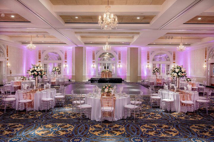 Hotel Roanoke & Conference Center Curio Collection by Hilton