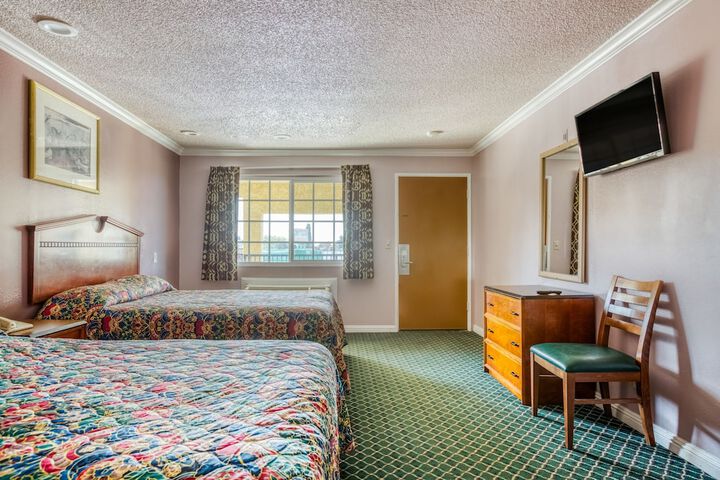 Room 9 of 30