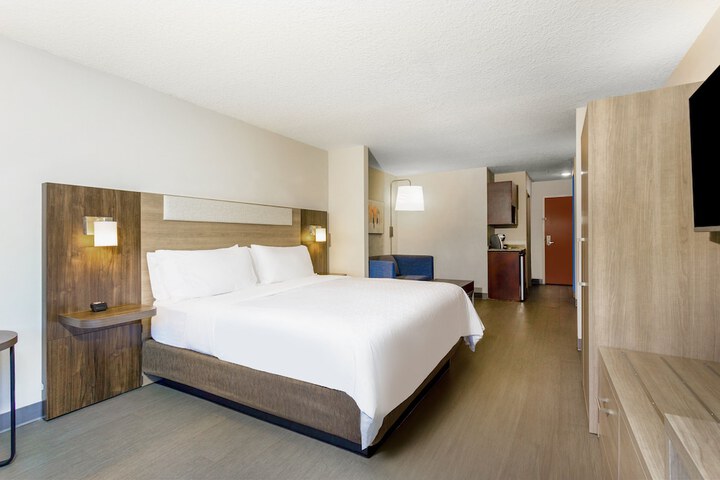 Room 32 of 64