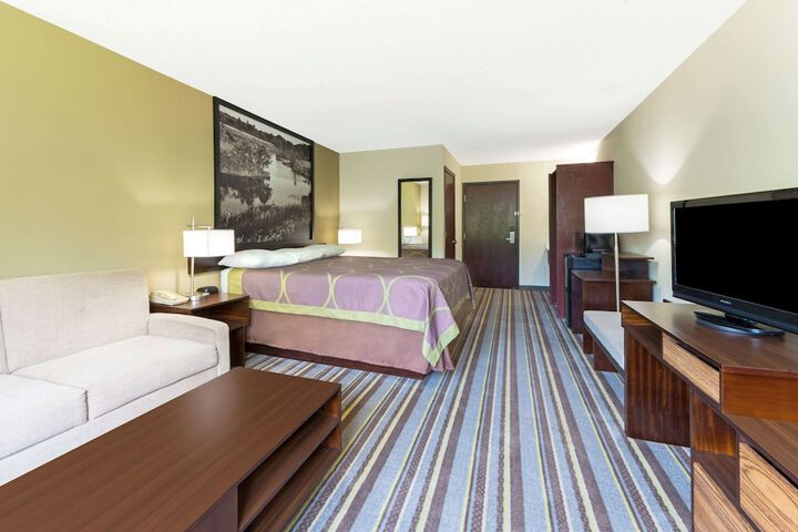 Super 8 by Wyndham Perry
