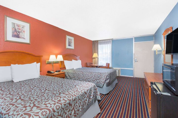 Room 7 of 13