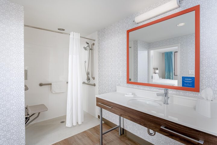 Hampton Inn & Suites Orange Beach / Gulf Front