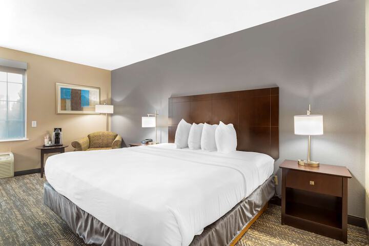 Room 5 of 22