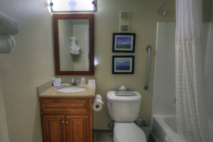 Room 10 of 74