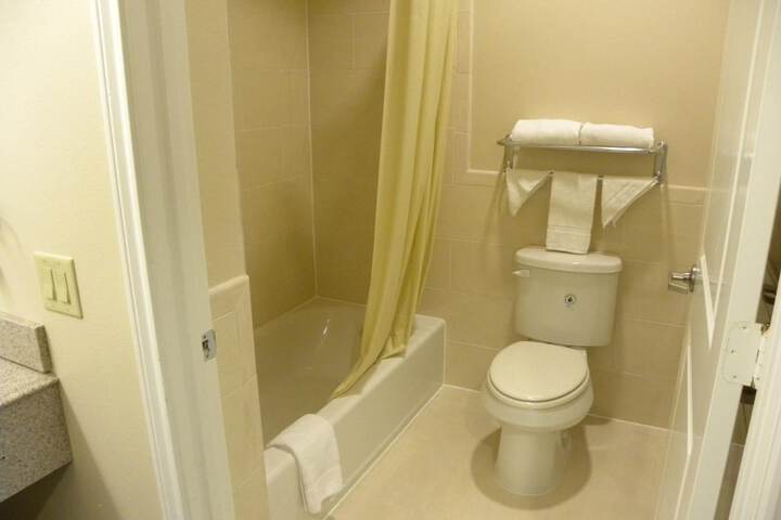 Room 11 of 24