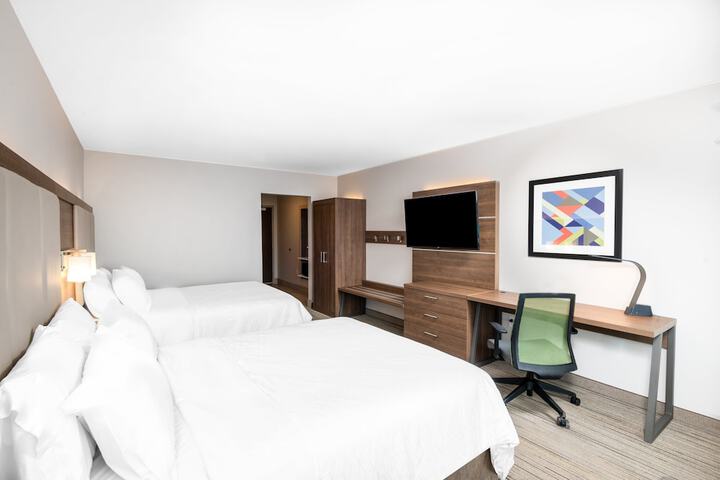 Room 60 of 148