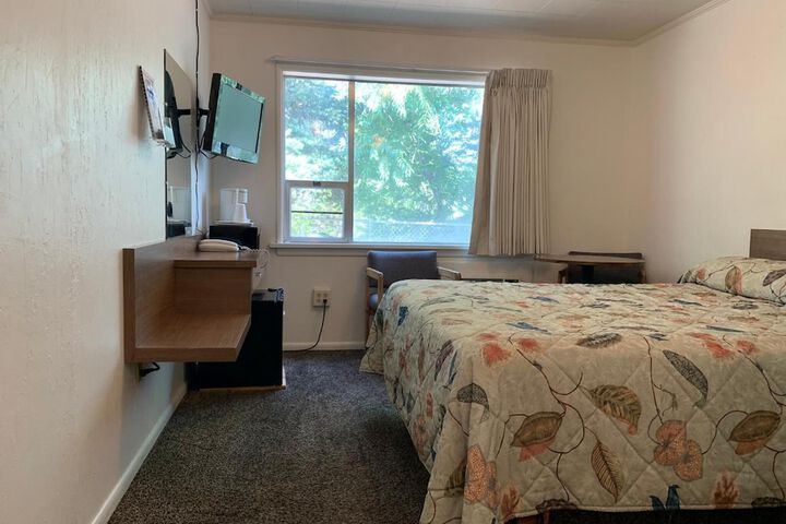 Room 13 of 32