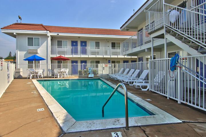 Pool 5 of 35