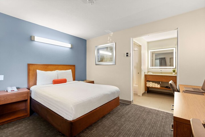 Room 5 of 14