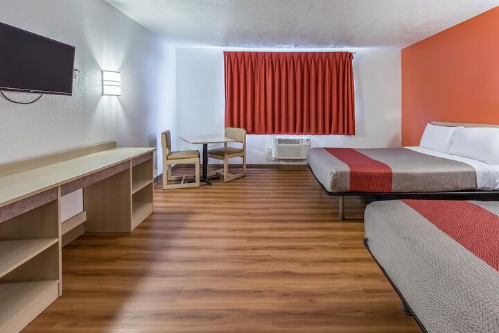 Room 14 of 30