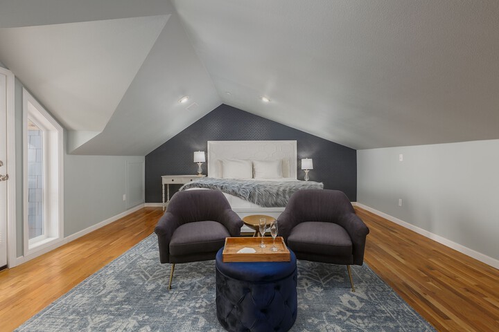 Room 27 of 73