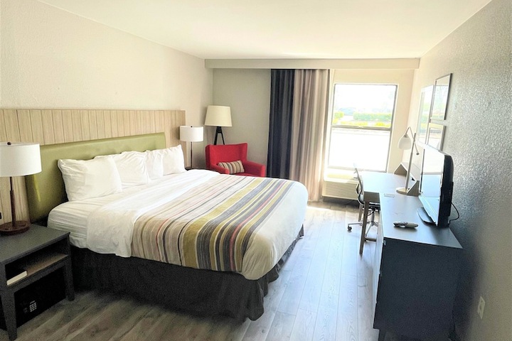 Room 15 of 36