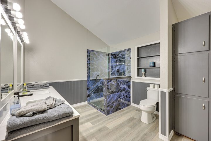 Spacious Hot Springs Lakehouse on Lake Hamilton!