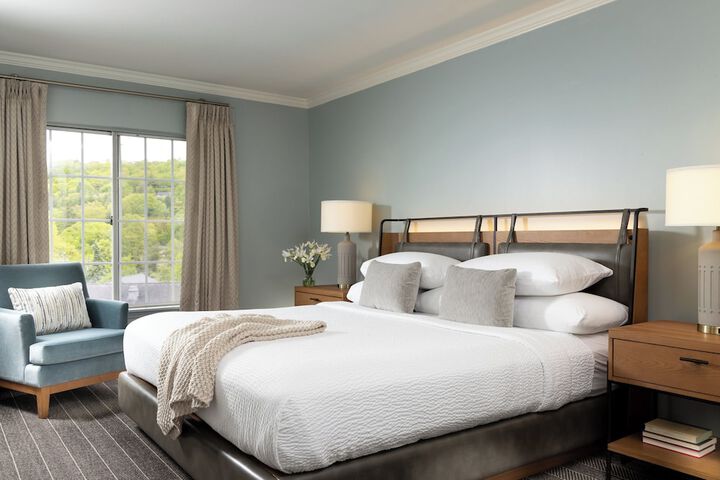Meadowbrook Inn