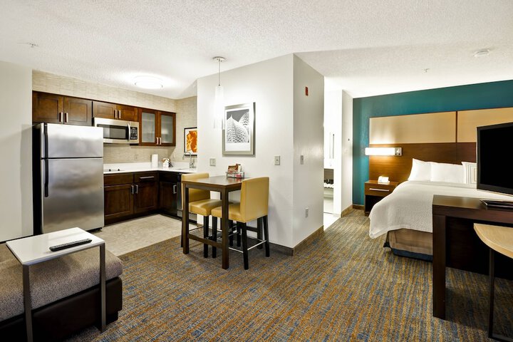 Room 14 of 36