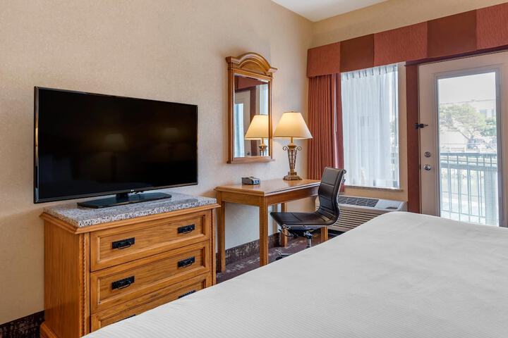Kathryn Riverfront Inn an Ascend Collection Hotel