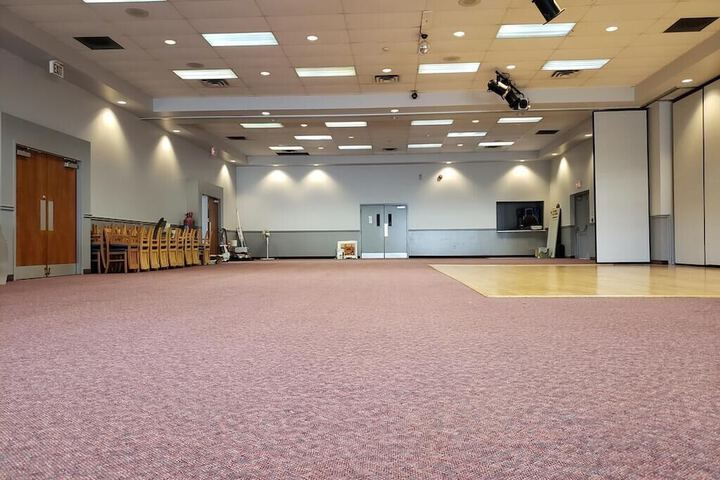 Ballroom/Hall 74 of 125