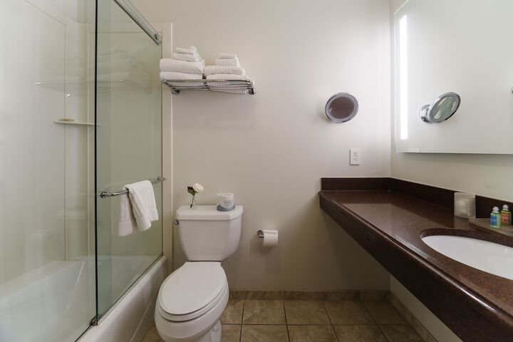 Room 16 of 36