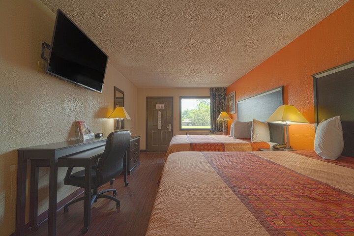 Regency Inn & Suites by OYO Bay City TX