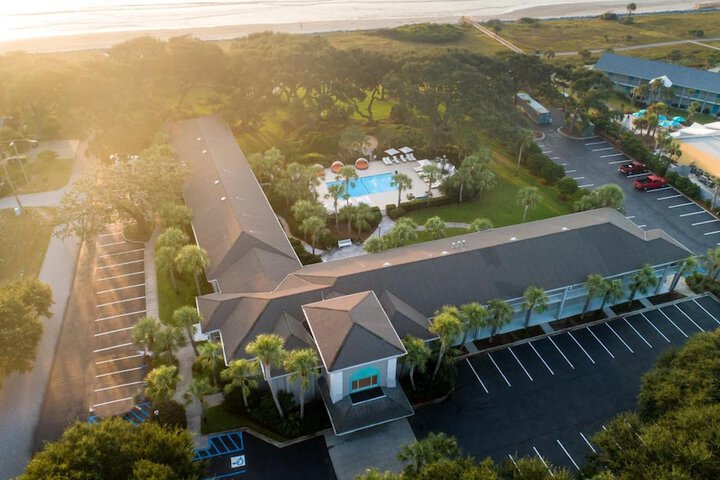 The Beachview Club