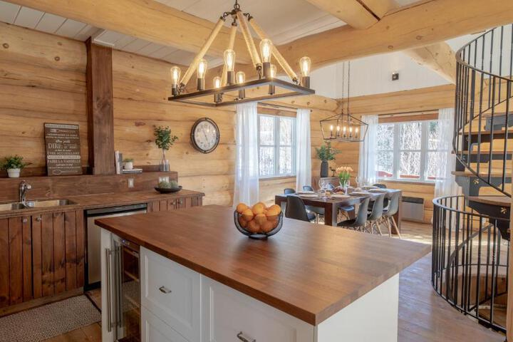 Breathtaking log house with HotTub - Winter paradise in Tremblant