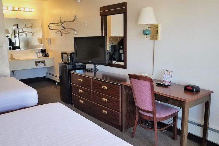 Motel 8 Laramie