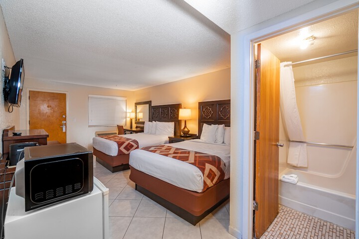Room 9 of 28