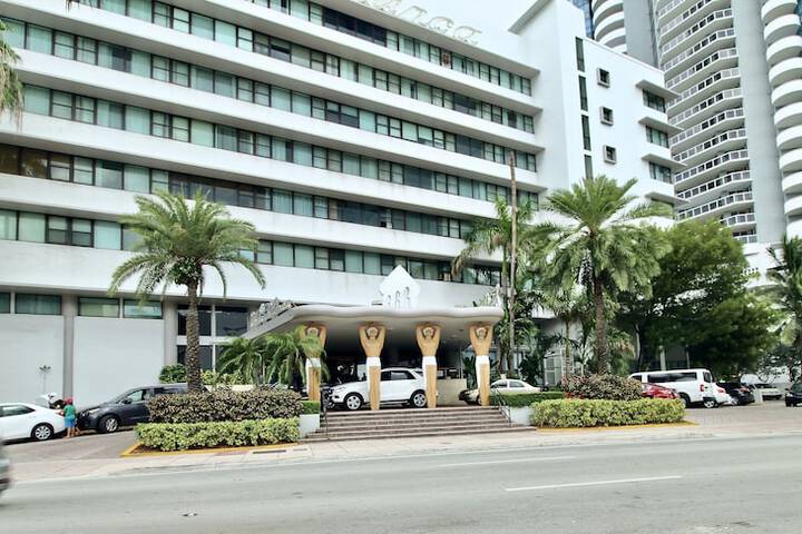 Hotel 2 of 278