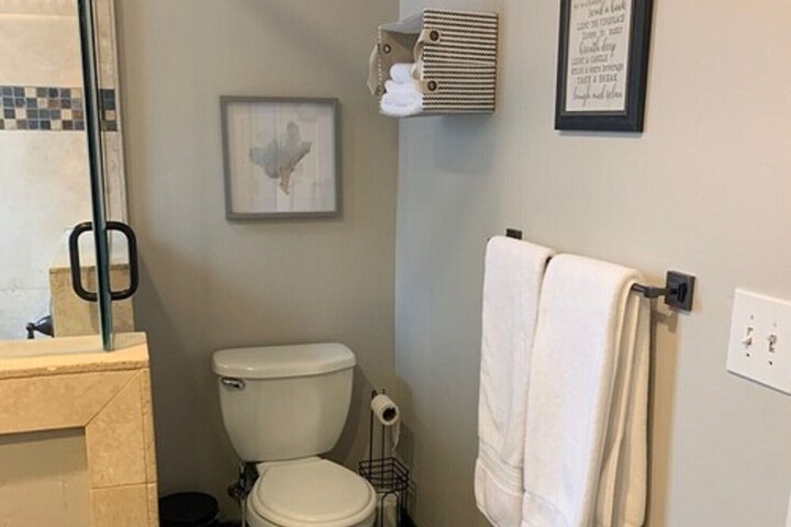 Room 106 of 123