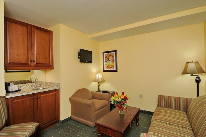 Room 33 of 36