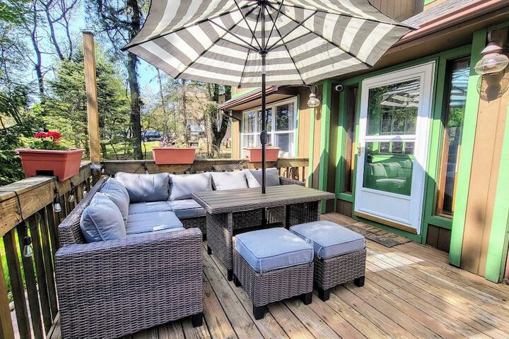 The Wooden Nest by Avantstay Deck Big Yard w / Hammocks & Fire Pit