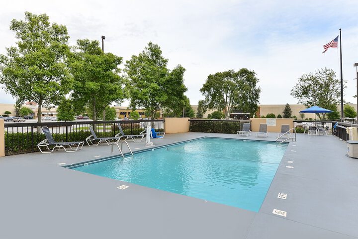 Pool 4 of 49