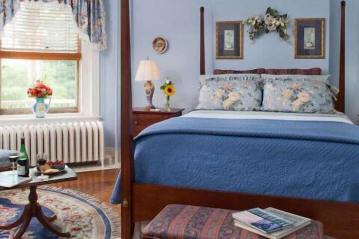 B. F. Hiestand House Bed & Breakfast