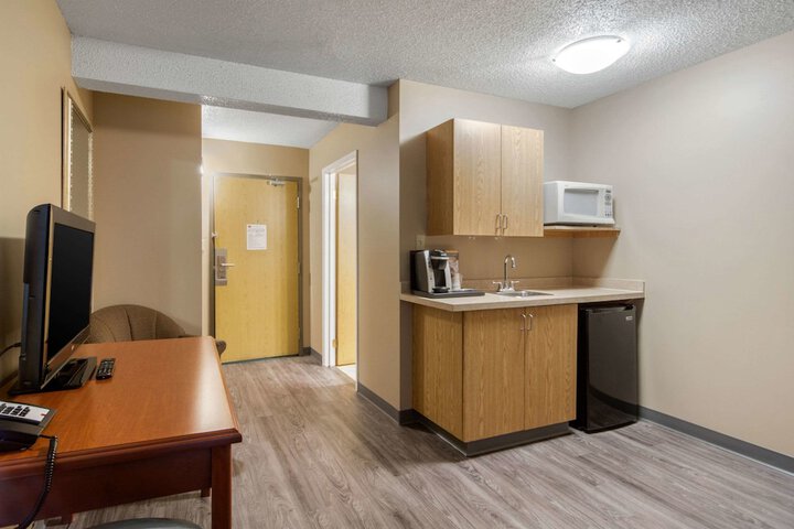 Room 11 of 19