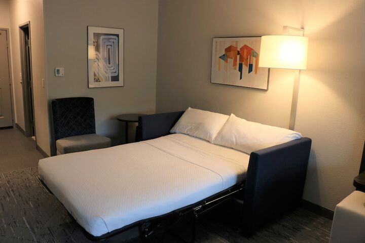 Room 42 of 145