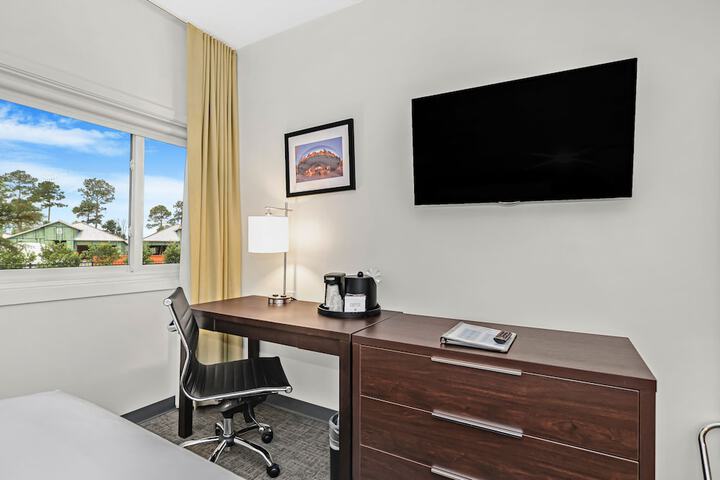 Room 5 of 38