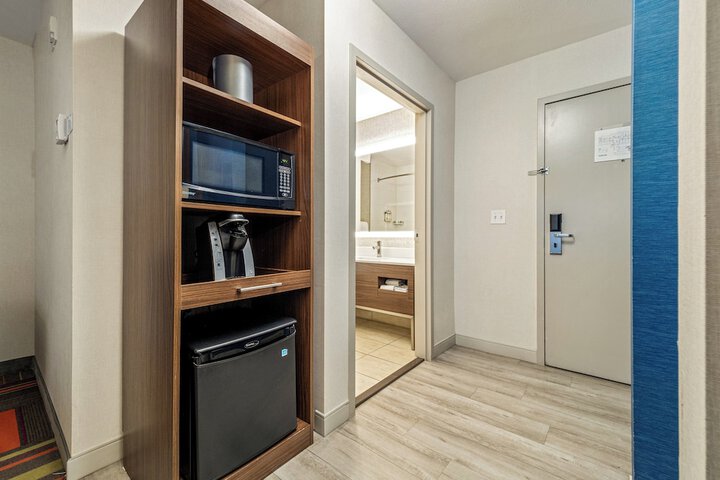 Room 190 of 348