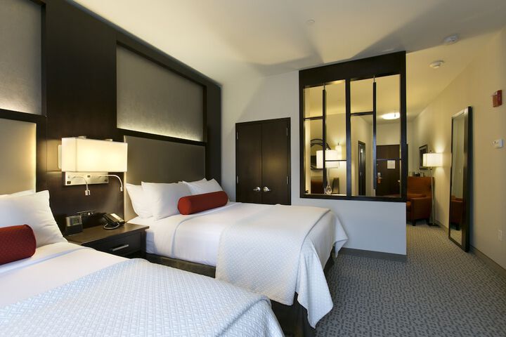 Room 25 of 42