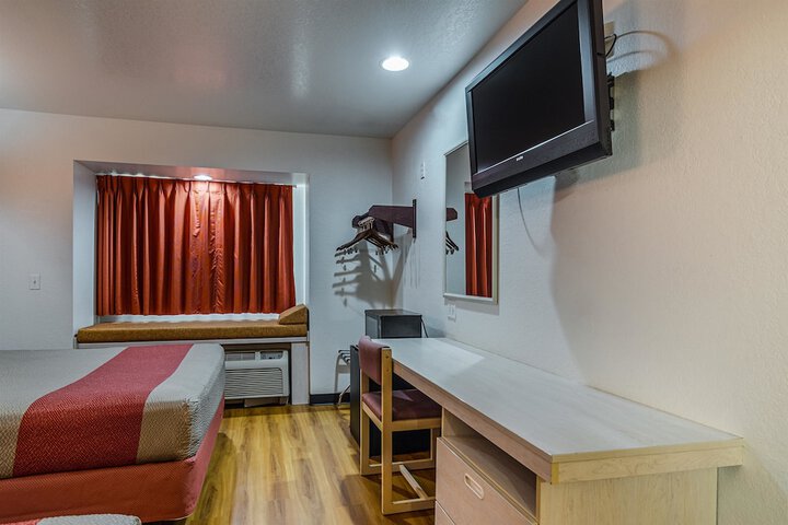 Room 16 of 29
